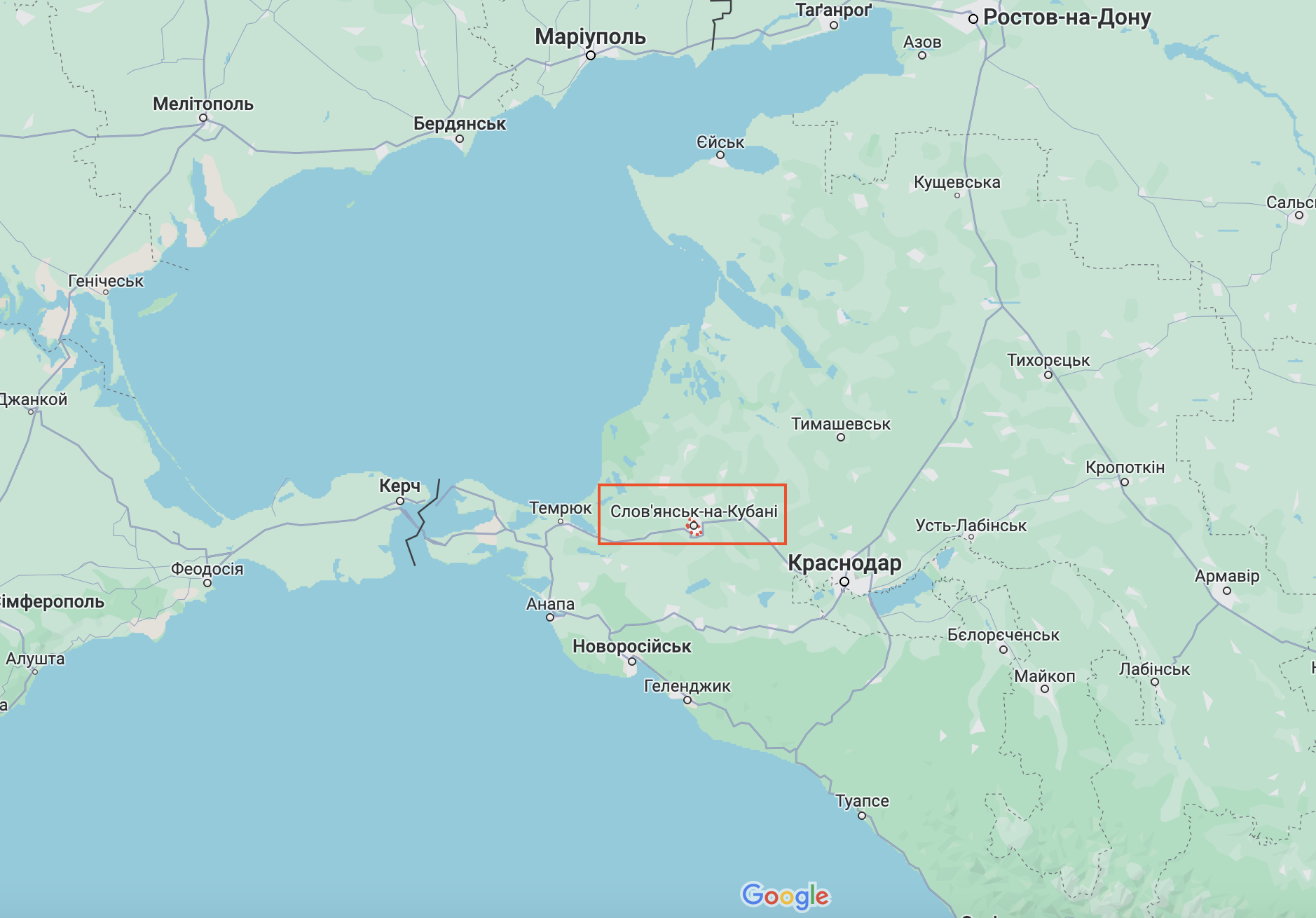 БПЛА атакували Краснодарський край РФ: після вибухів спалахнув НПЗ. Відео