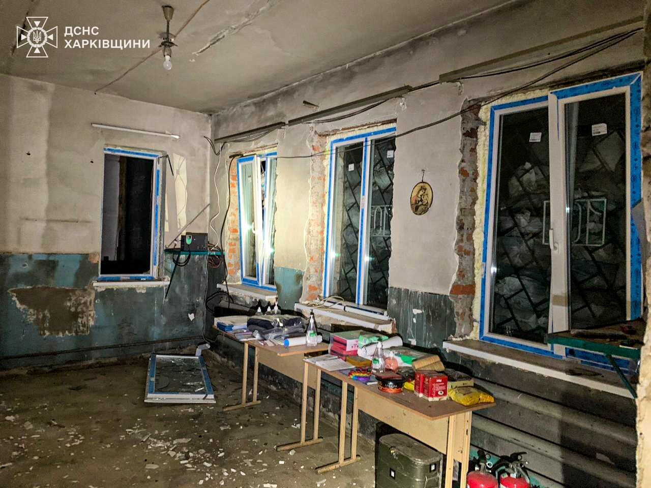 Оккупанты ночью нанесли удар по пожарной части на Харьковщине: пострадал спасатель. Фото