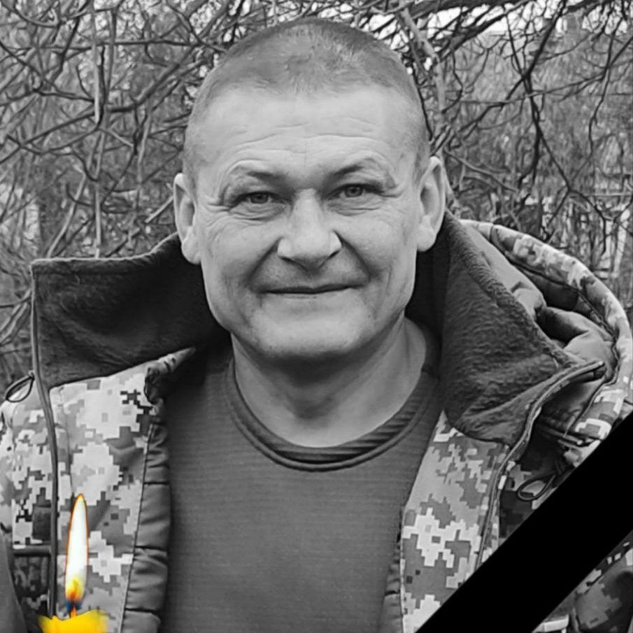 Без батька залишилися четверо дітей: на Рівненщині попрощалися з воїном, який загинув у боях за Україну. Фото
