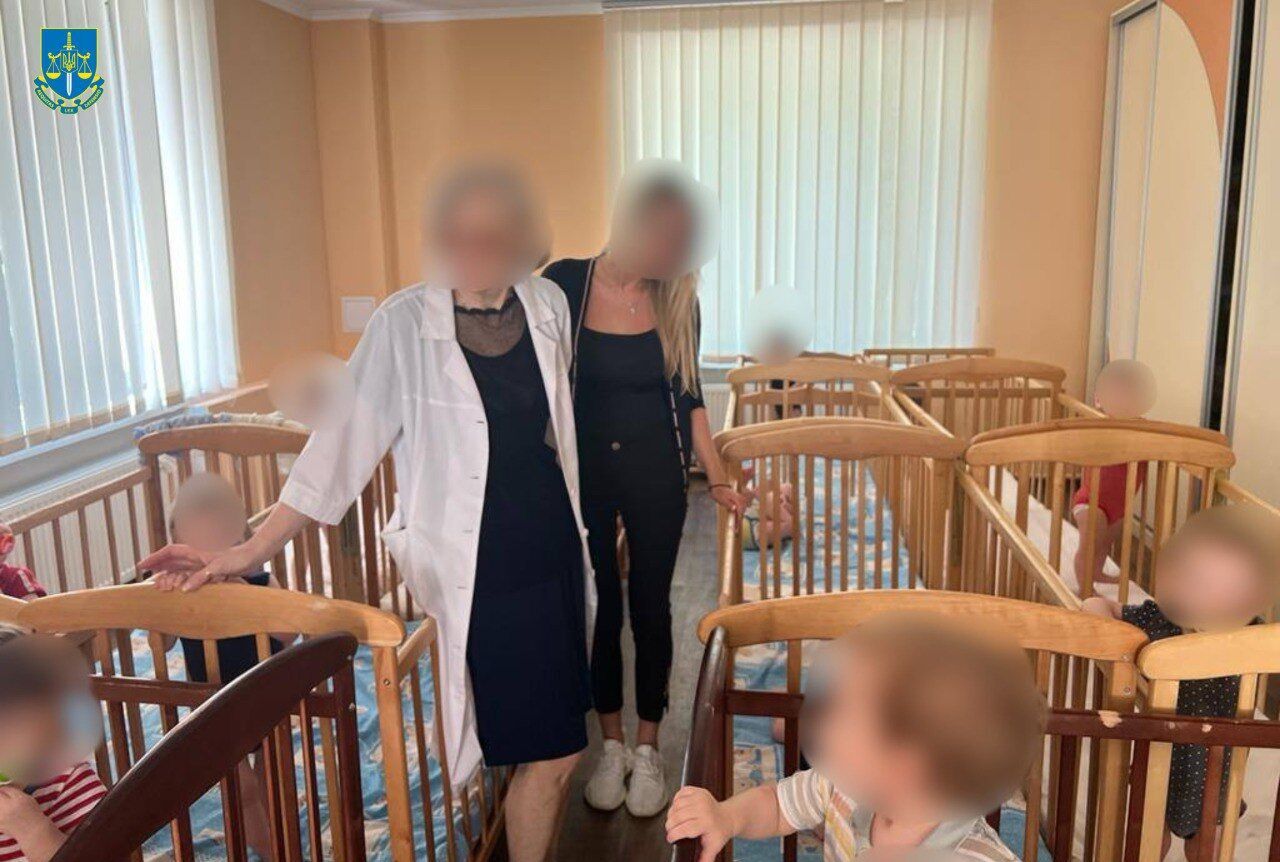 СБУ повідомила про підозру двом соратницям Путіна, причетним до депортації українських дітей до РФ. Фото і відео