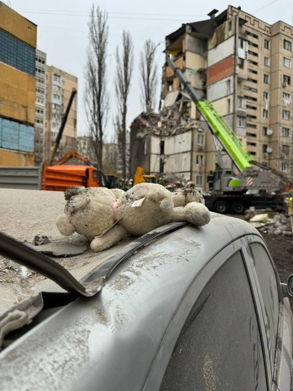 В Одессе под завалами дома после удара РФ обнаружили тело еще одного младенца