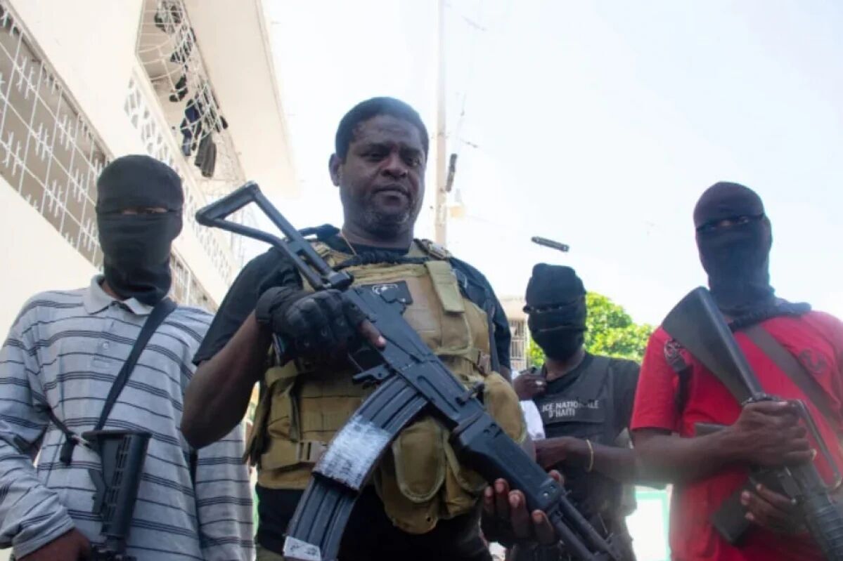 Банды Гаити атаковали центробанк страны, погибли люди