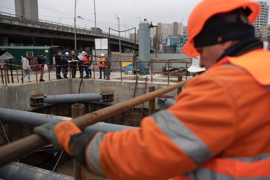 Виконано близько 40% загального обсягу робіт: Кличко – про ремонт тунелю біля станції метро "Деміївська". Фото