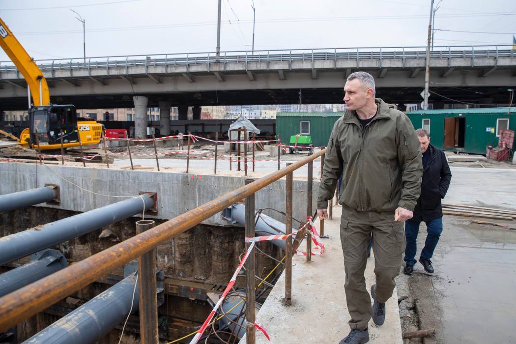 Выполнено около 40% общего объема работ: Кличко – о ремонте тоннеля возле станции метро "Демеевская". Фото