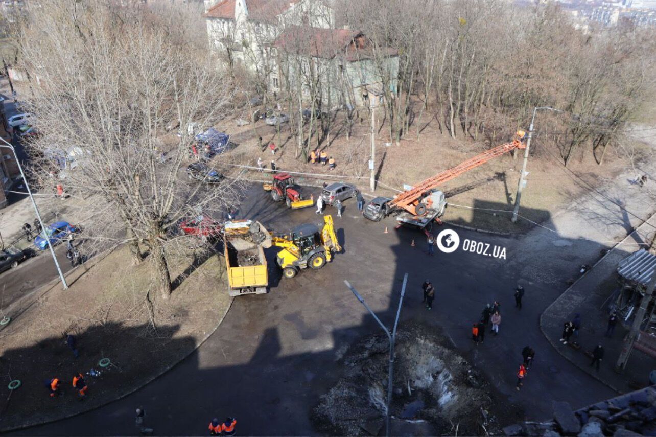 Обломок ракеты попал в здание, пережившее Вторую мировую войну: последствия ракетной атаки на Киев. Фоторепортаж