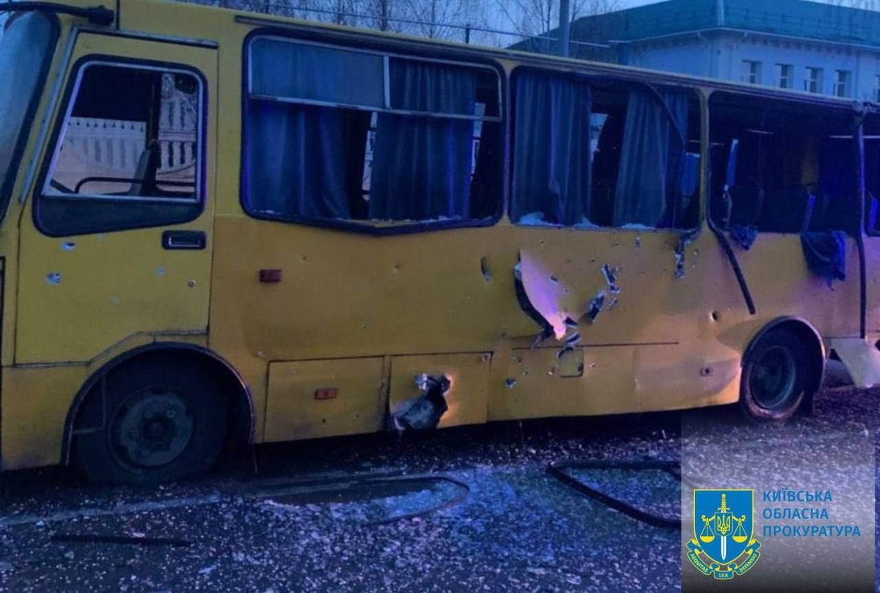 Есть раненые, повреждены дома и авто: в прокуратуре рассказали о последствиях ракетной атаки на Киевщину. Фото и подробности