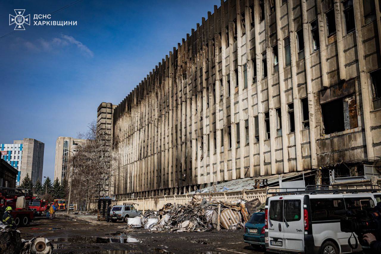 Под завалами в Харькове могут быть еще до 10 человек, четыре погибших установлены. Фото