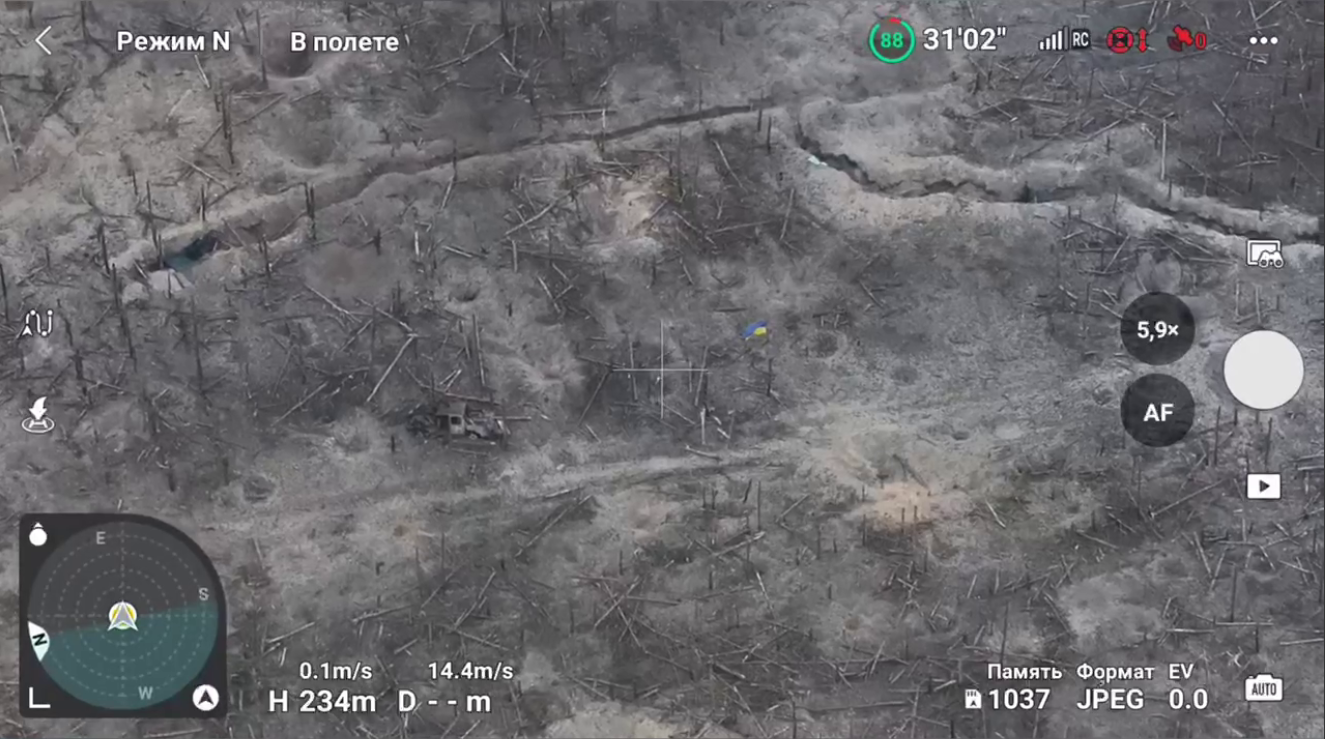 "Чтобы оккупант помнил, на чьей он земле": бойцы Нацгвардии установили флаг Украины в 100 метрах от позиций врага. Видео