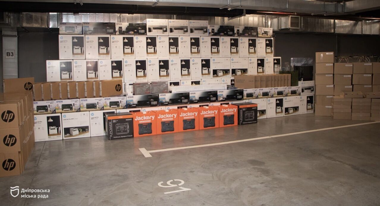 Дніпряни передали захисникам 400 одиниць різного виду необхідної техніки та обладнання