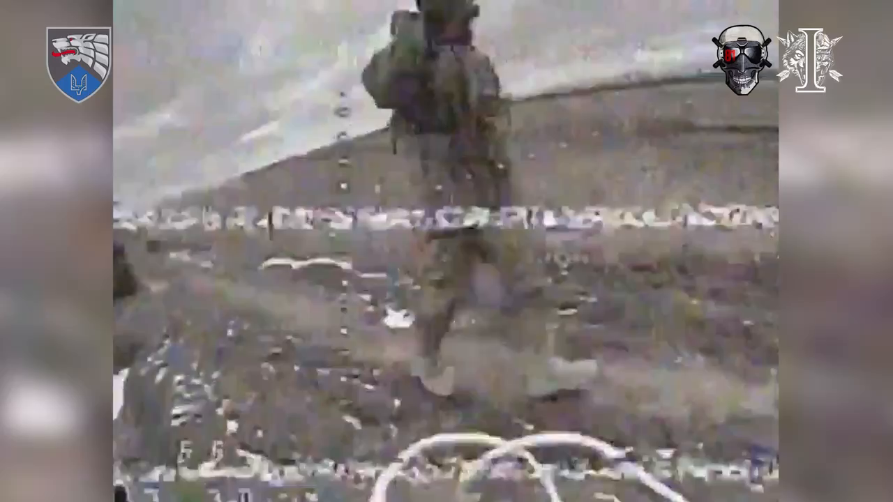 Работали FPV-дроны: в ССО показали уничтожение вражеской позиции и живой силы. Видео