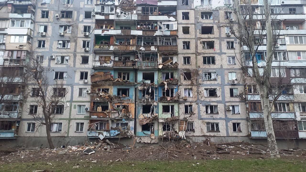 Окупанти завдали 12 ударів по Запоріжжю: уражено ДніпроГЕС і будинки, є загиблі й постраждалі. Фото й відео