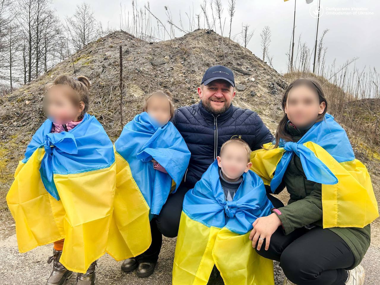 Змушували ходити в російські школи: Україна повернула додому ще 9 викрадених Росією дітей. Фото