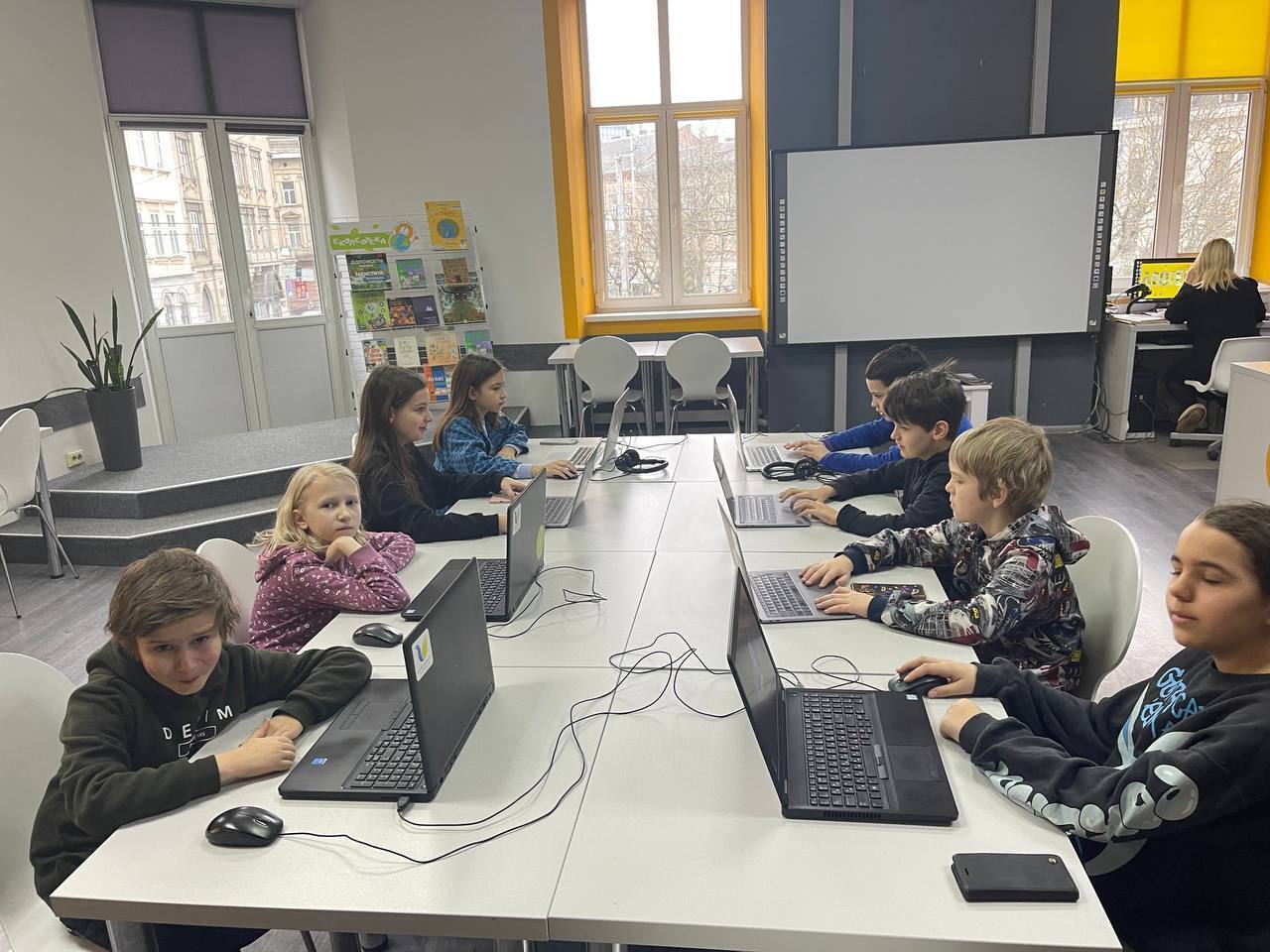 Більш як 600 українських дітей вчаться програмувати за підтримки Favbet Foundation та Code Club Україна