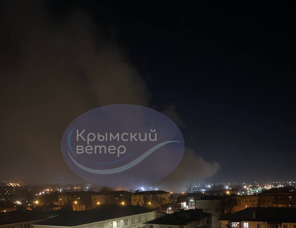 Українські літаки атакували об'єкти РФ у Севастополі: є прямі влучання. Фото і відео