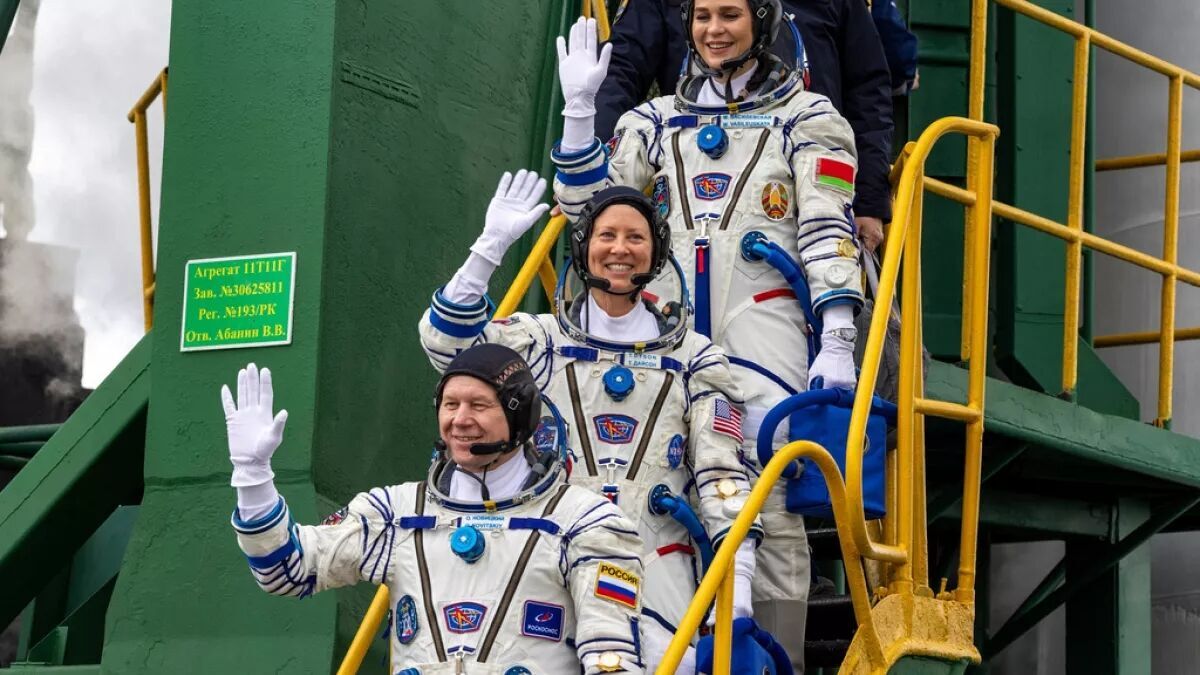 Війна в Україні не заважає: астронавтка NASA піднялася на орбіту ракетою "Роскосмосу". Фото
