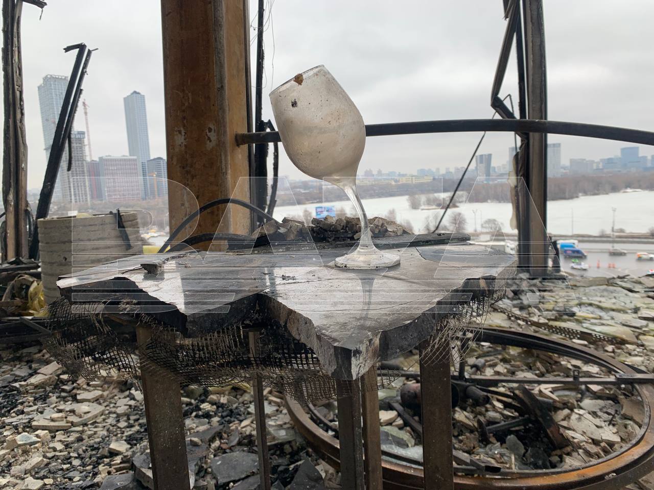 Сплошное пожарище: как выглядит "Крокус Сити Холл" после теракта. Фото и видео