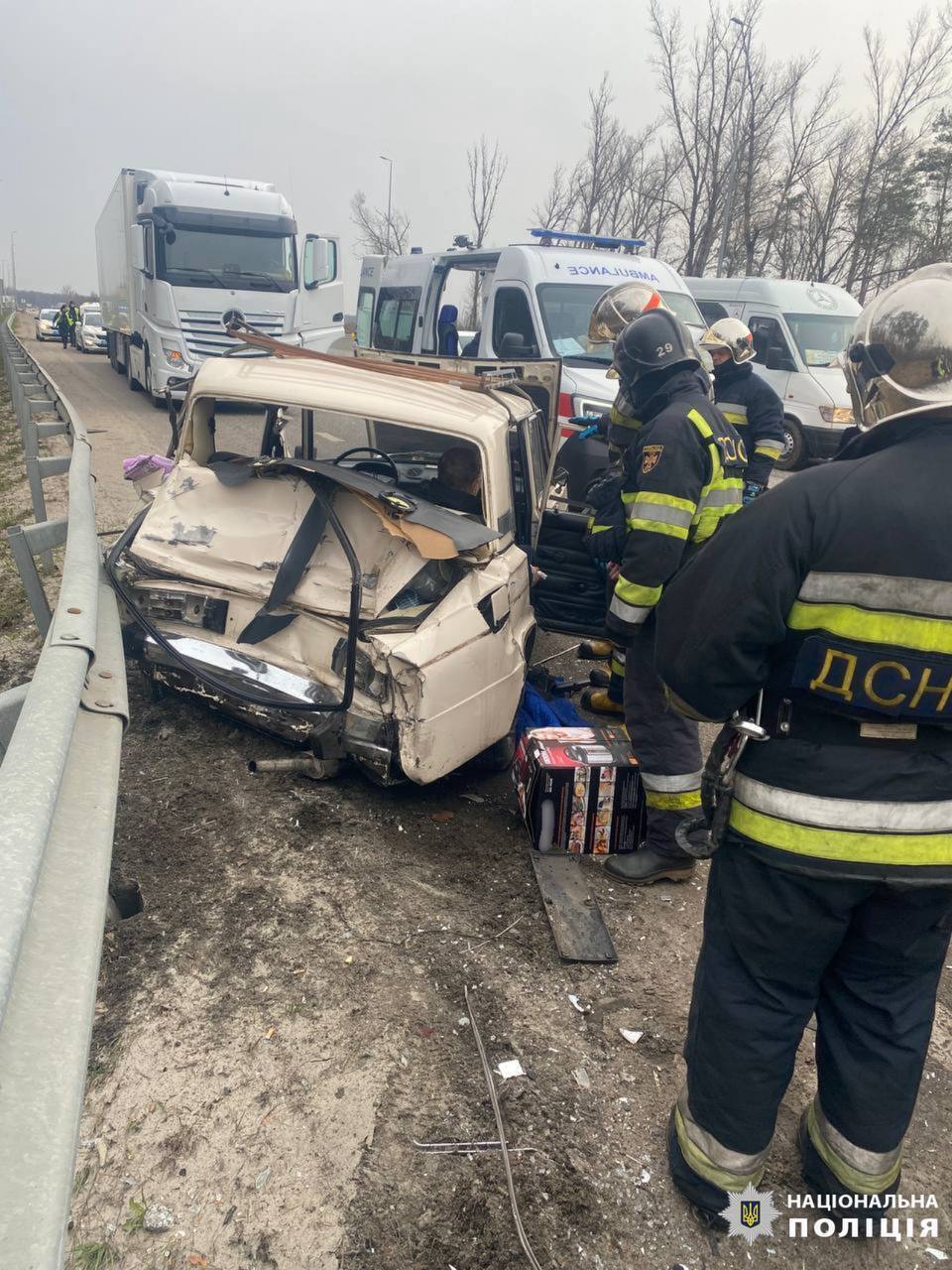 В Киевской области произошла авария с участием двух авто: есть погибший и пострадавшие. Фото и подробности
