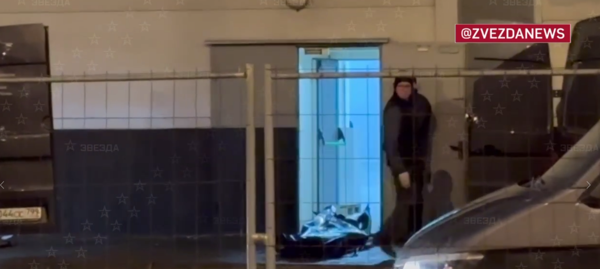 В сети показали первые кадры из "Крокуса" в Подмосковье: продолжают выносить тела