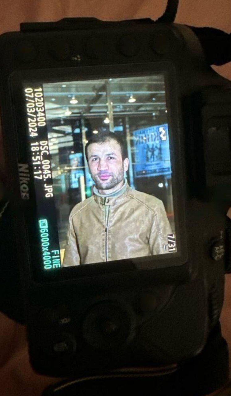 Позировал на камеру: одного из задержанных после теракта нашли на фото из "Крокуса" 7 марта