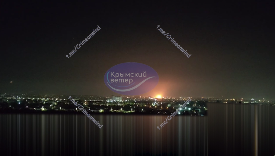 Это было громко: появилось видео ночной атаки ВСУ на Севастополь