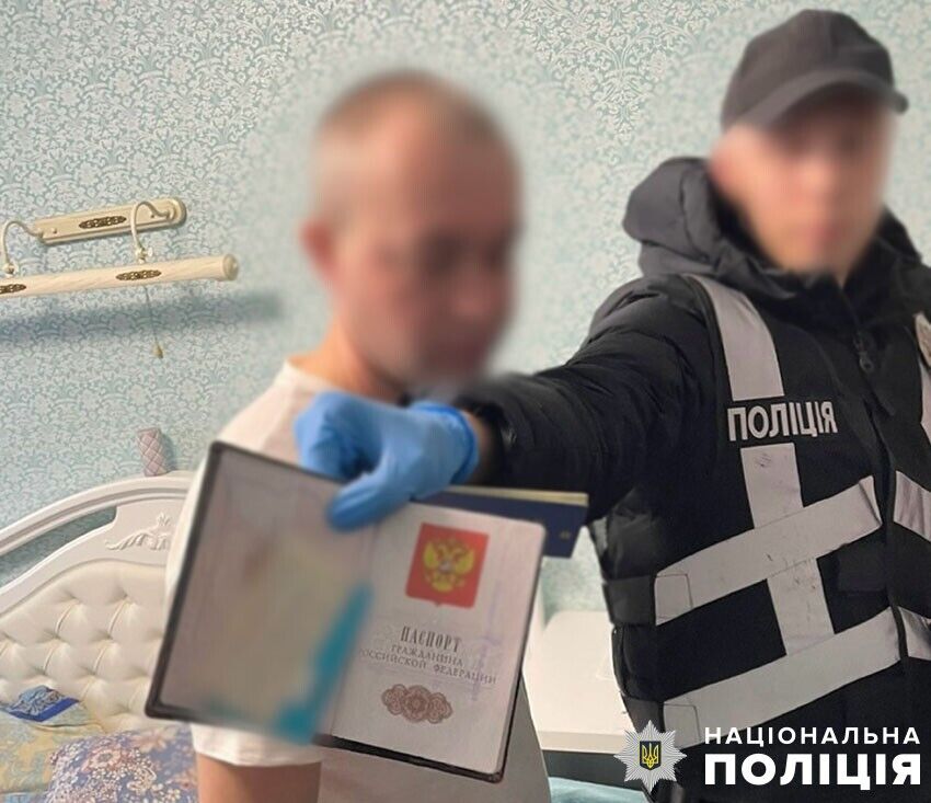 У Києві чоловік налагодив "бізнес" із виготовлення підроблених медичних документів. Подробиці і відео