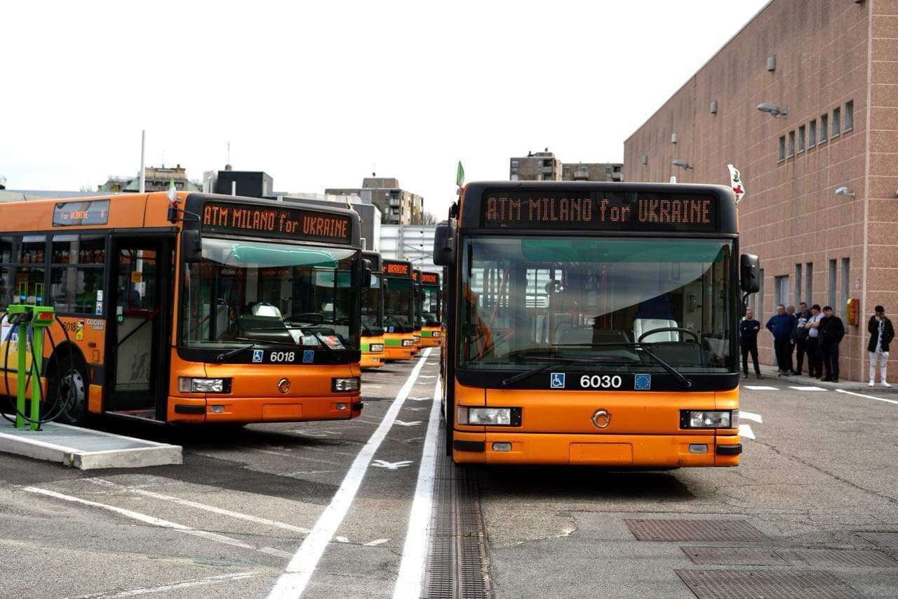 Перша партія вже в дорозі: Філатов домовився з мером Мілана про постачання майже 40 автобусів