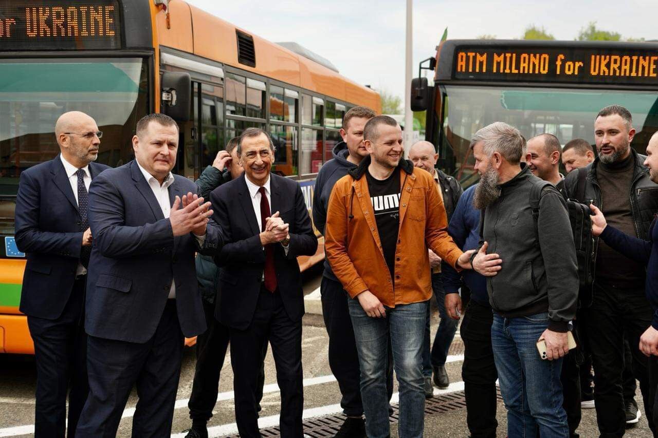 Первая партия уже в пути: Филатов договорился с мэром Милана о поставках почти 40 автобусов