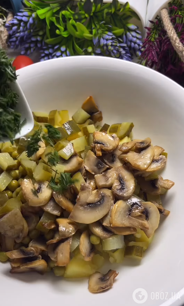 Смачний салат олів'є, який можна у піст: чим замінити м'ясо та майонез