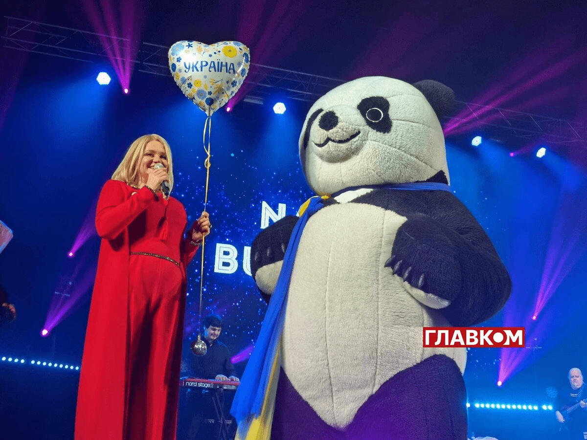 У мережі спалахнув скандал через концерт зірки Антимайдану в Києві: її шоу в Жовтневому палаці зібрало аншлаг