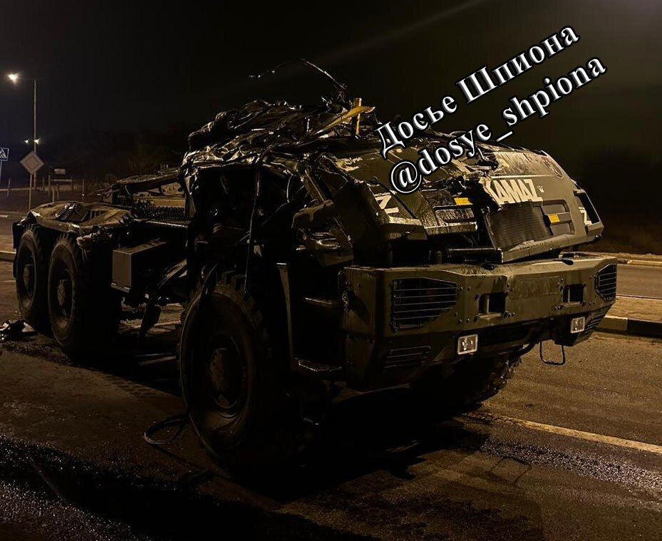 У танка зірвало башту: російські військові збирались дати відсіч РДК, але загинули в ДТП у Бєлгороді. Фото