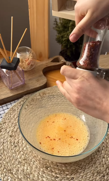Чем взбивать яйца для омлета, чтобы он был пышным: делимся действенным лайфхаком