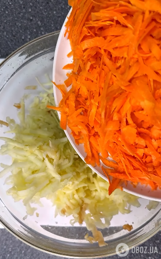 Яблочно-морковный пирог по элементарному рецепту: понравится всей семье