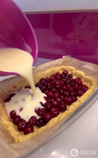 Заливной пирог с вишнями: простой и изысканный десерт на каждый день