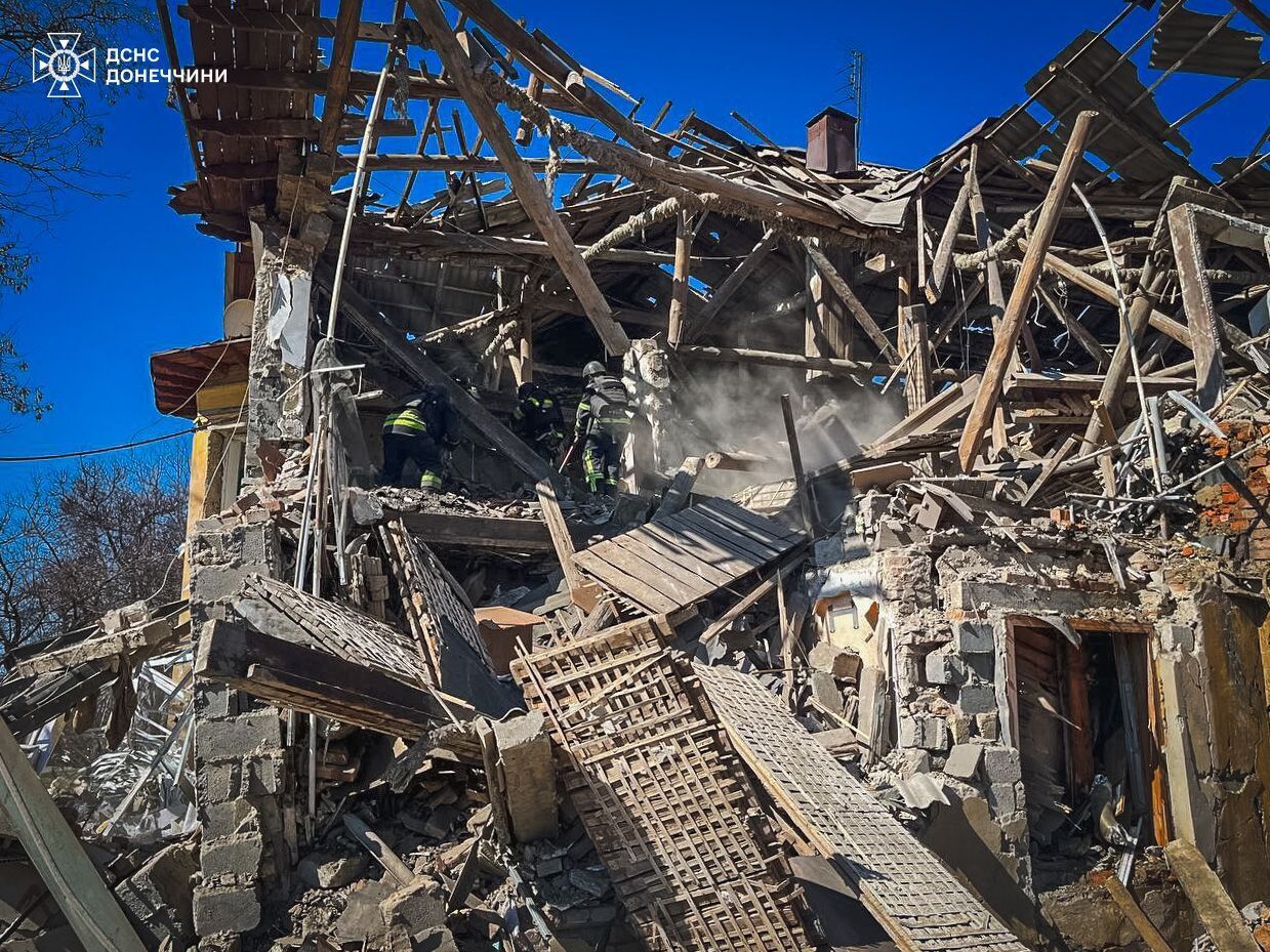 Войска РФ обстреляли Донбасс авиаснарядами: есть жертва, повреждены жилые дома