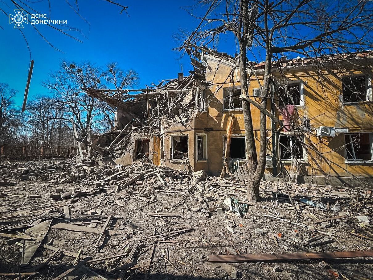 Війська РФ обстріляли Донеччину авіаснарядами: є жертва, пошкоджено житлові будинки
