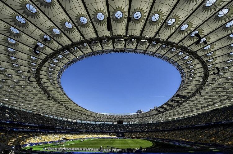 Есть ли такие в Украине? Десятки тысяч мест, идеальное освещение, экраны: требования УЕФА к стадиону высшей категории