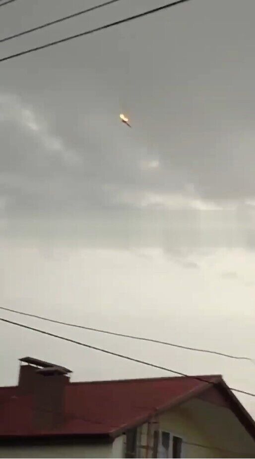 Над Севастополем оккупанты могли сбить свой самолет: в сети появились видео