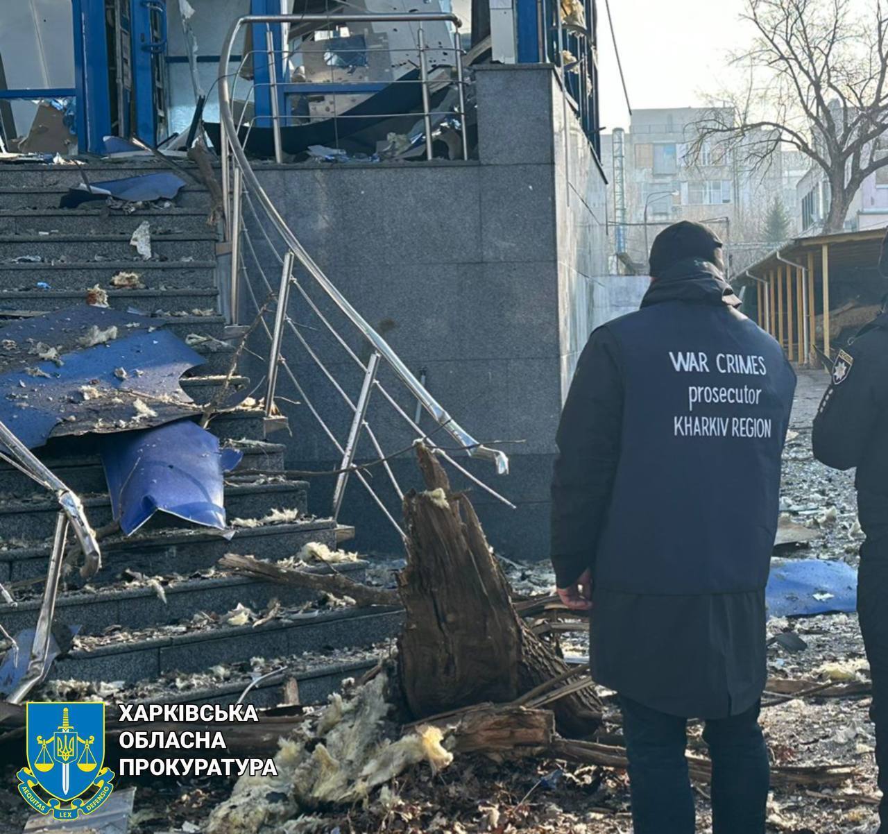 Росіяни атакували Харків "Шахедами", зруйновано ресторан. Фото і відео 
