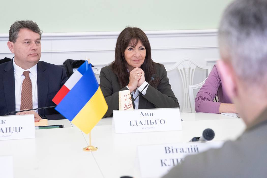 Кличко встретился в Киеве с мэром Парижа Идальго: о чем говорили