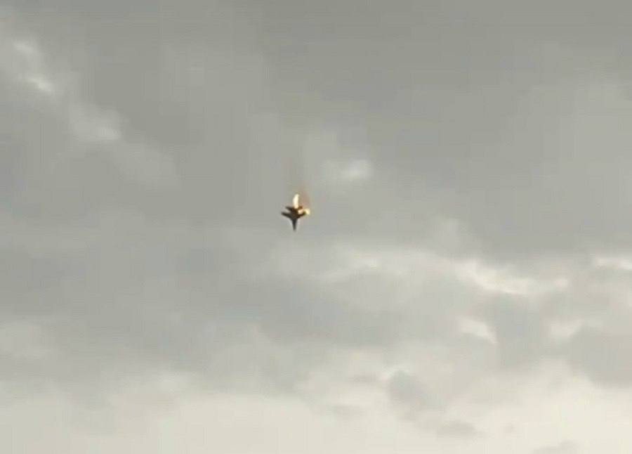 Над Севастополем оккупанты могли сбить свой самолет: в сети появились видео