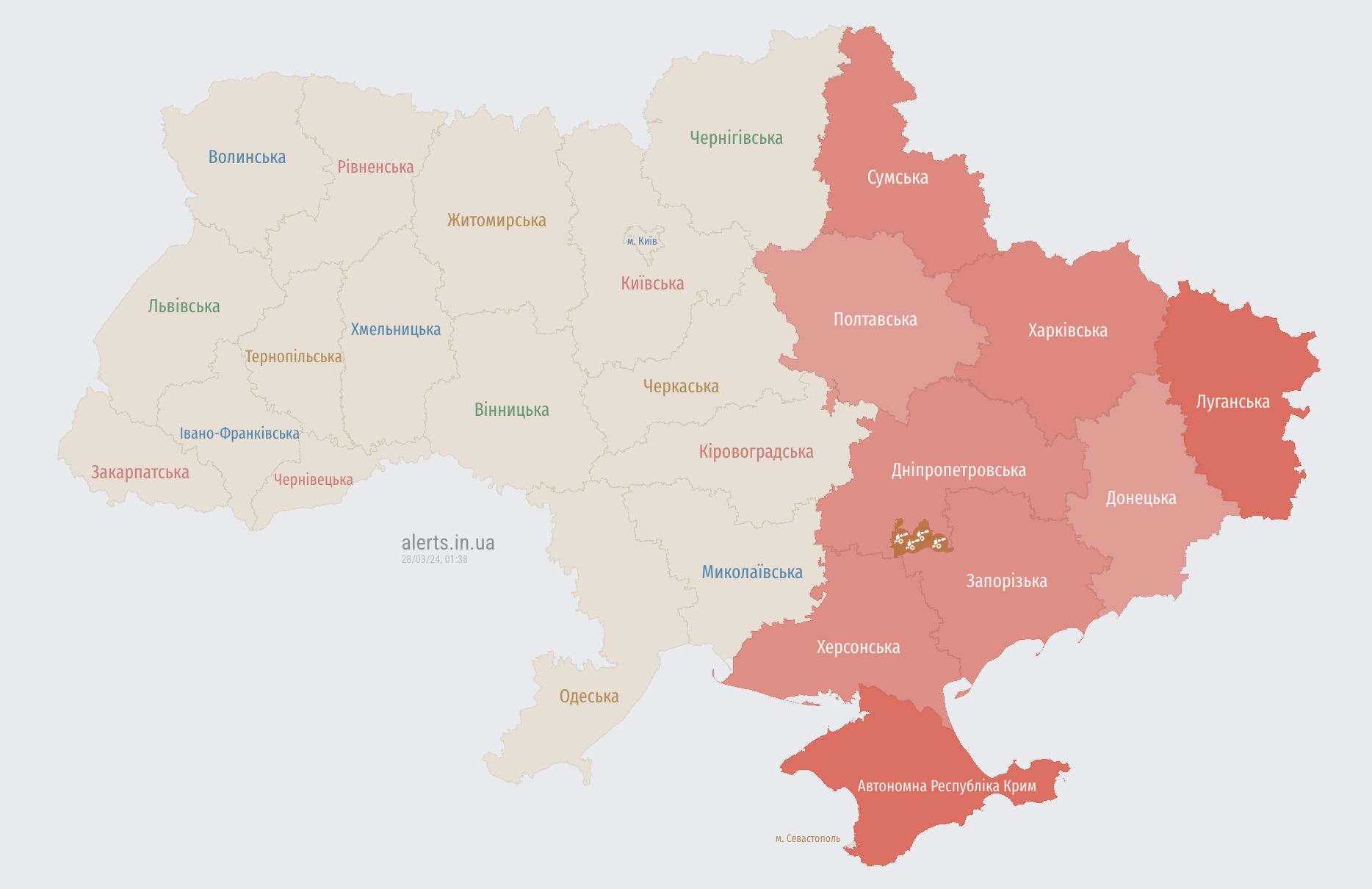 Україною шириться повітряна тривога: ворог запустив "Шахеди" з північно-східного і південного напрямків
