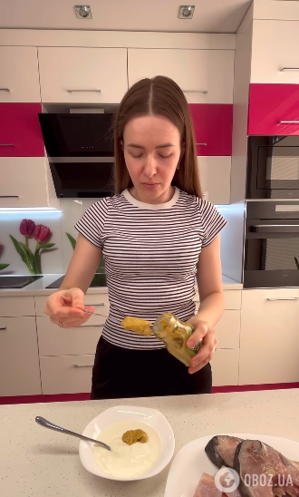 Карп с лимоном в сметанном соусе: как приготовить рыбу без запаха