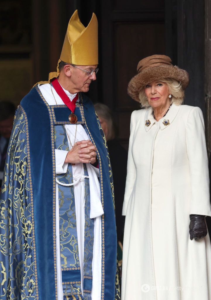 Королева Камілла з'явилася на передвеликодній церемонії без Чарльза III: вперше в історії виконувала обов'язок монарха