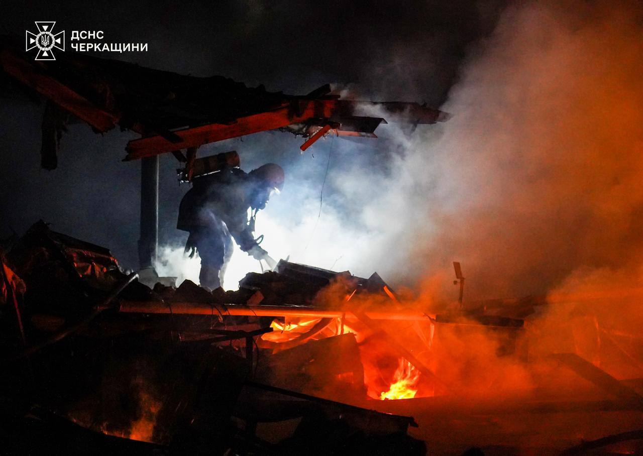 Окупанти атакували Черкащину: сили ППО збили шість "Шахедів" і ракету, але є приліт по енергооб'єкту. Фото