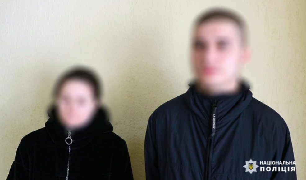 В Івано-Франківську підлітки без причини нападали на перехожих, знімаючи все на відео: одного вже затримали. Відео