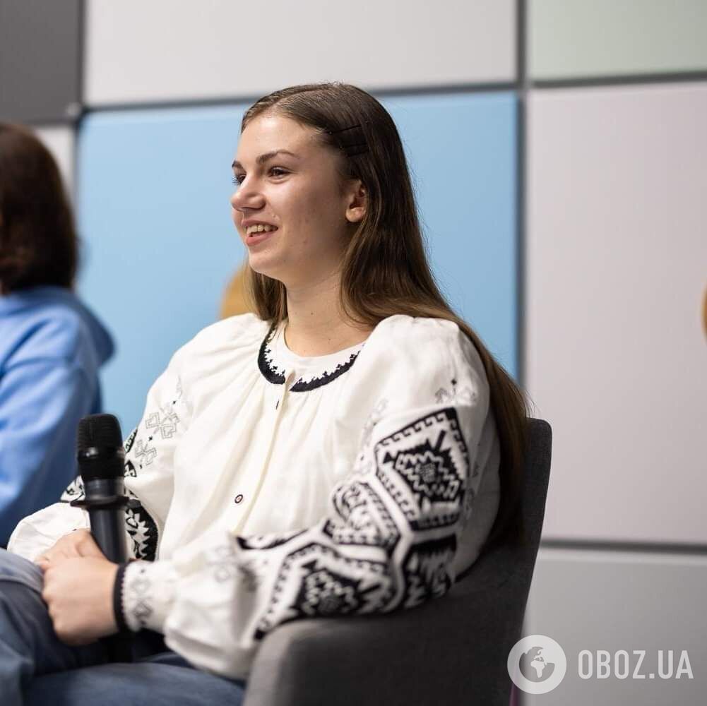 Ее депортировали россияне, а она сбежала в Украину. Невероятная история Валерии и Ольги, установившей опеку над 17-летней сиротой