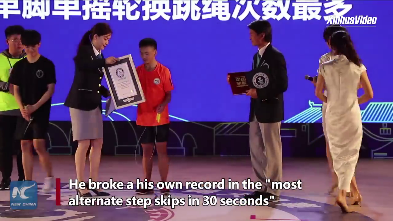 Відео світового рекорду зі стрибків на скакалці зібрало 1 млн переглядів за 4 години