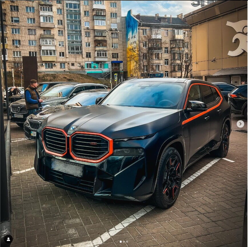 Цена стартует от 9,1 млн. грн.: в Киеве заметили BMW XM, которых выпустили всего 500. Фото