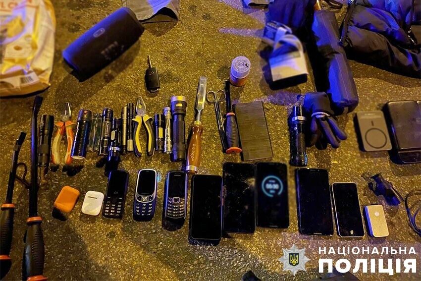 В Киеве задержали воров-рецидивистов: один из них пытался взорвать полицейских гранатой. Фото и видео