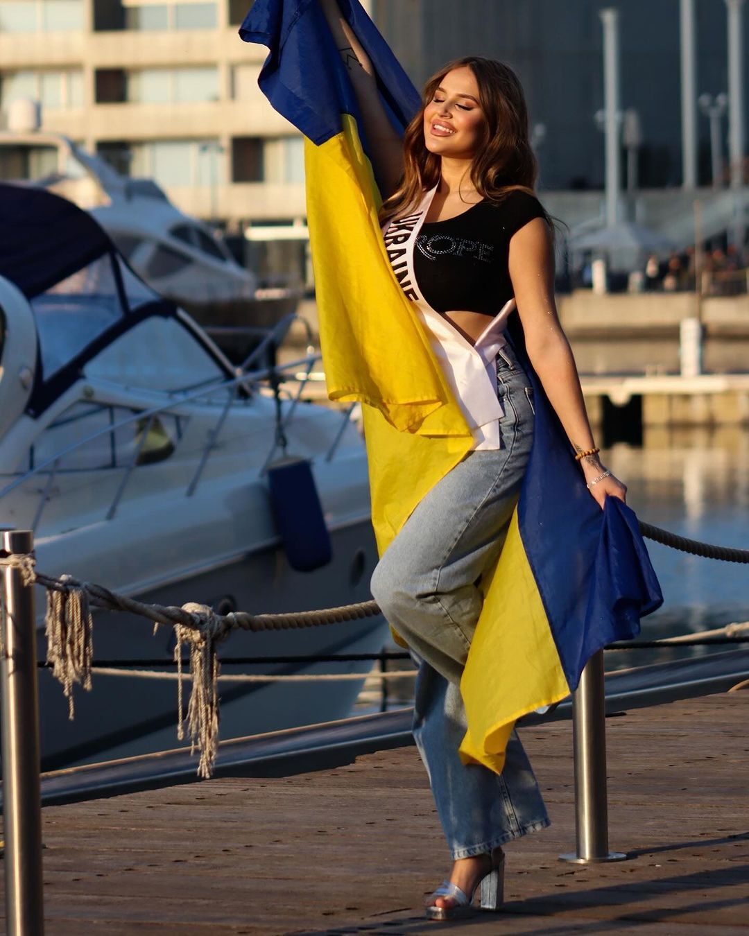 Россиянка влезла в кадр специально? Участница "Мисс Европа" от Украины прокомментировала провокационное видео с победительницей Розой Гадиевой. Эксклюзив